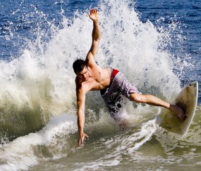 体育竞猜网站-Uzi逆天绝杀TL引爆全网，电竞之神归来引发热议！Uzi逆天绝杀TL引爆全网，电竞之神上演王者归来！